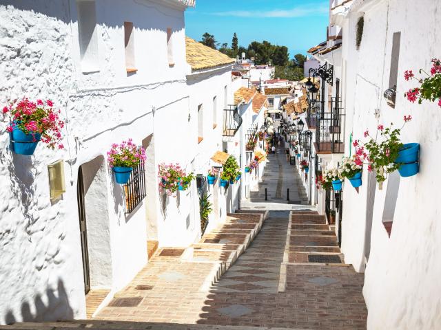 グラナダ 白い村のオプショナルツアー 現地ツアーを比較 格安予約 トラベルコ