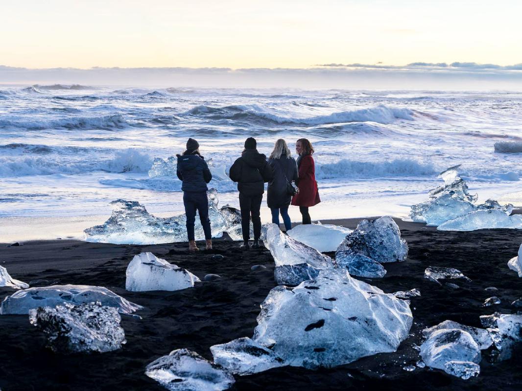 アイスランド観光の穴場である 冬 長い夜の魅力に酔いしれる おすすめ旅行を探すならトラベルブック Travelbook