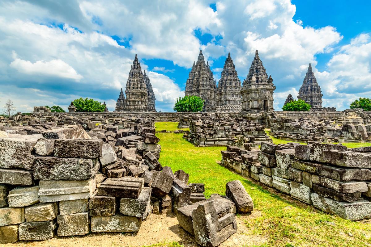 ジョグジャカルタ ジャカルタ発 世界遺産ボロブドゥール寺院 プランパナン遺跡 国内線航空券 日本語ガイド 送迎付き ジョグジャカルタ ジャカルタ発 世界遺産ボロブドゥール寺院 プランパナン遺跡 国内線航空券 日本語ガイド 送迎付き